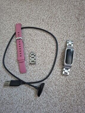GUC Fitbit Luxe, silver stainless steel